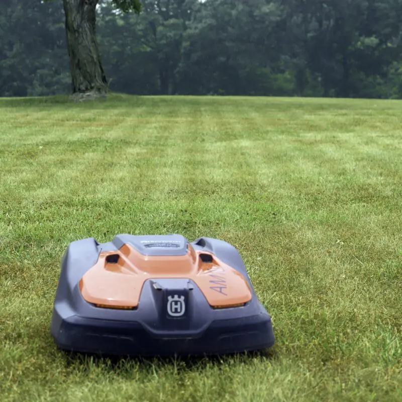 Peoria, IL Commercial Autonomous Mowing