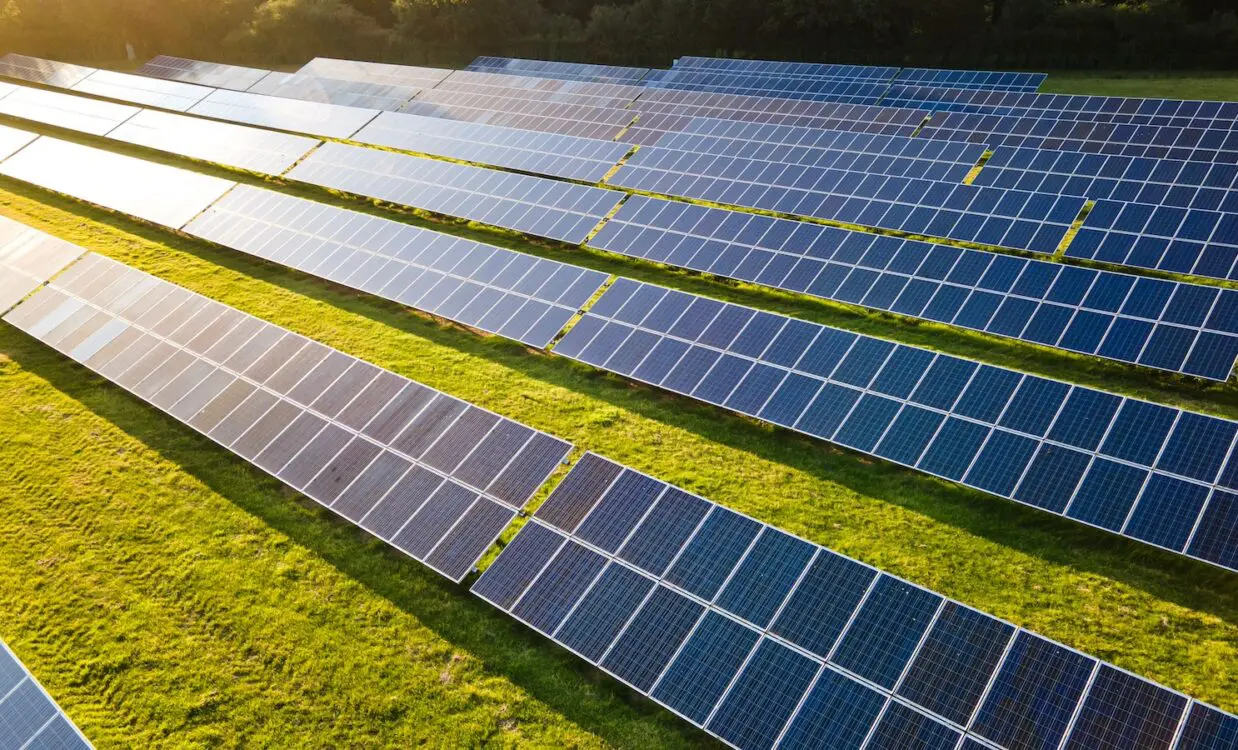 Bloomington, IL Solar and Wind Farms