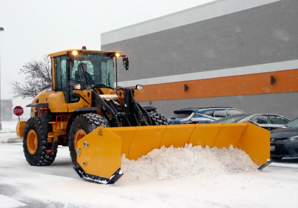 Bloomington, IL Commercial Snow Removal Company